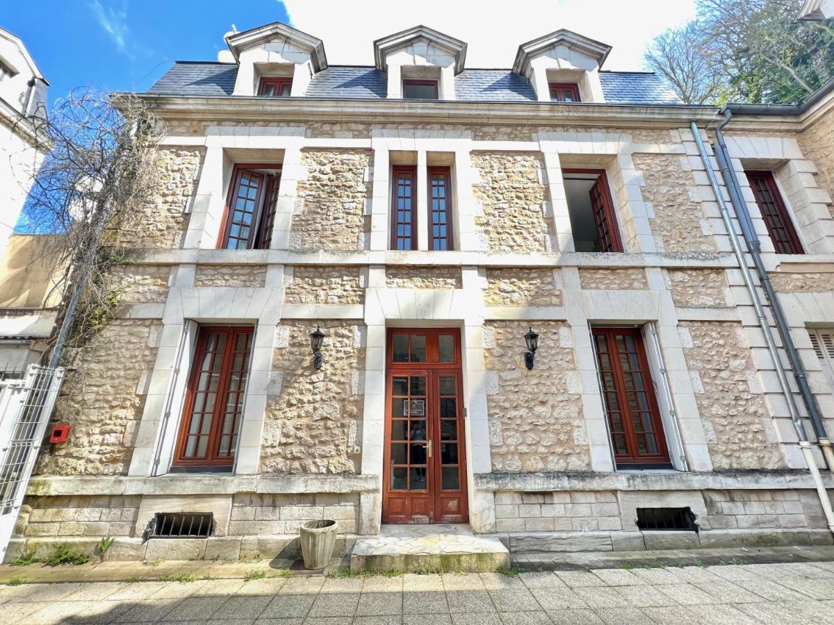 Le Descartes, A 50M De La Gare Fibre/Tv Connecte Daire Puvatya Dış mekan fotoğraf